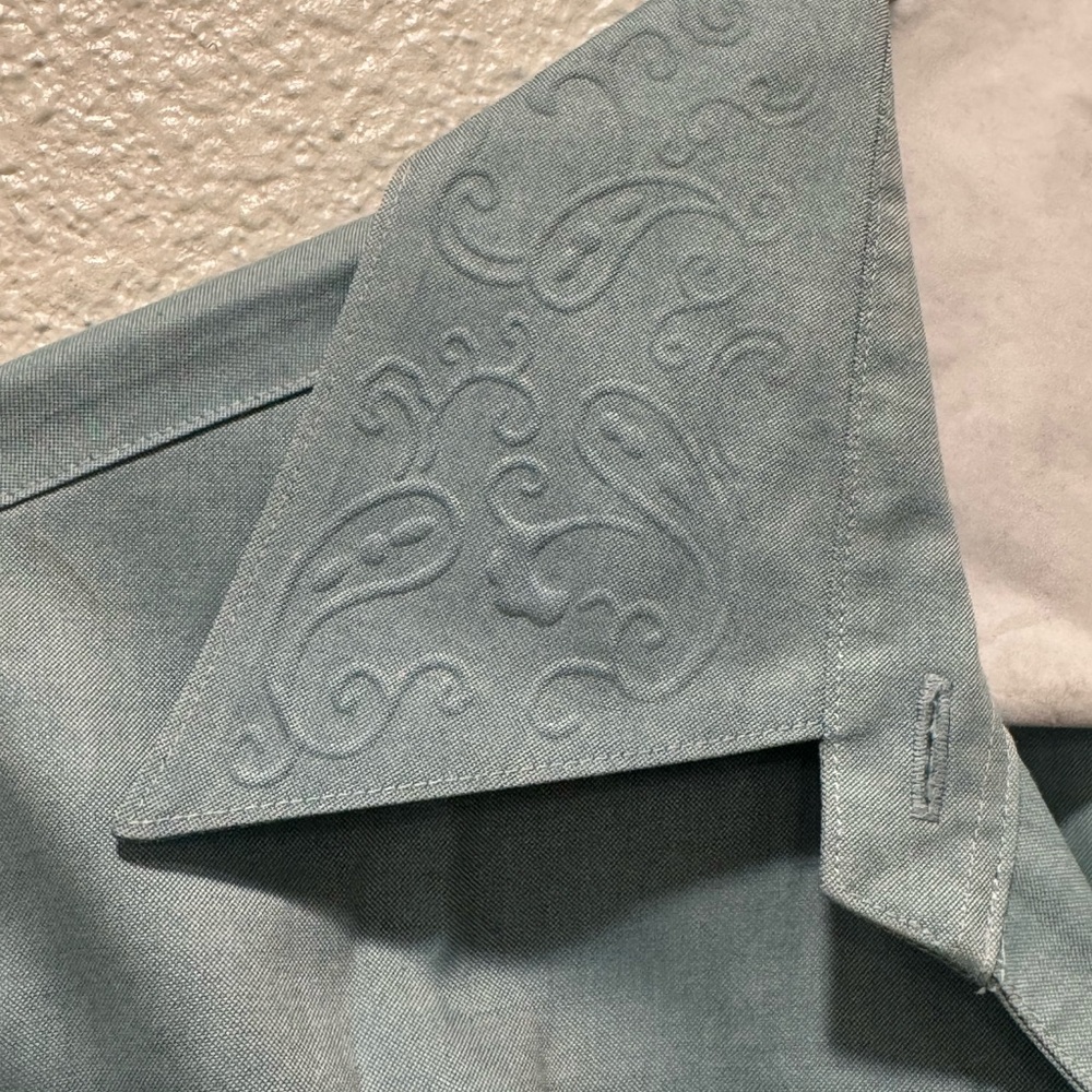 Medium, petite sophisticate, light blue, button up